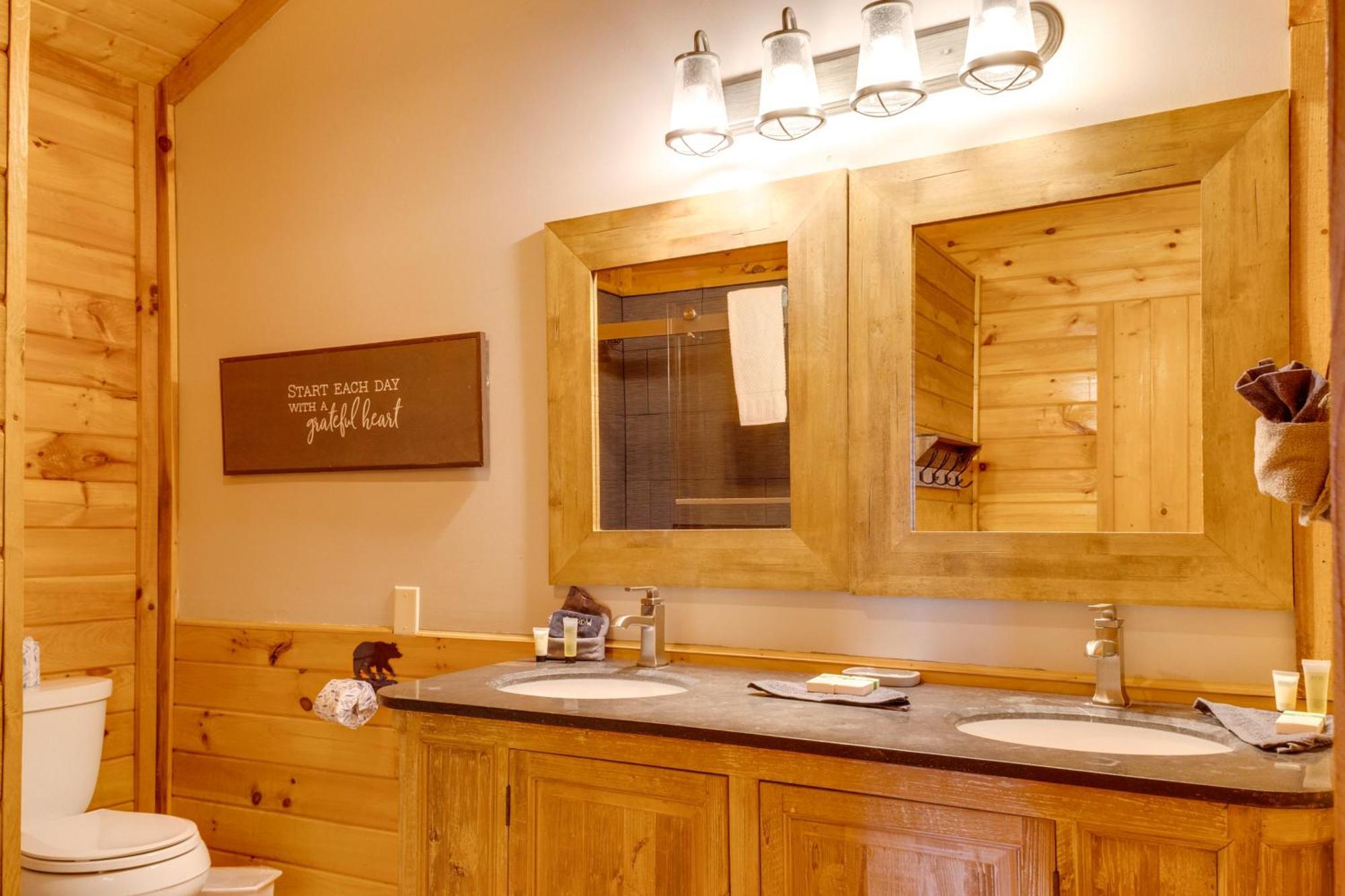 Spacious Gatlinburg Cabin With Hot Tub And Game Room! Exterior foto